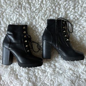 Express Boots. Size 10. Black.